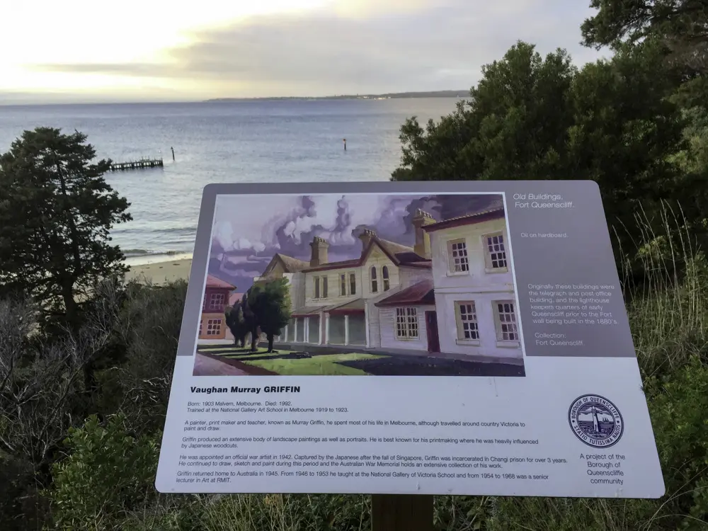 Soula Queenscliff, art walk